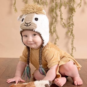 Huggalugs Llama Beanie
