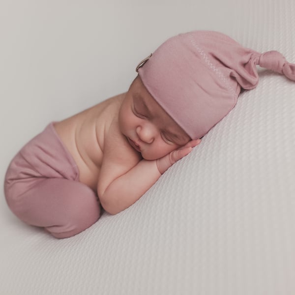 Mauve Leggings & Knot Hat